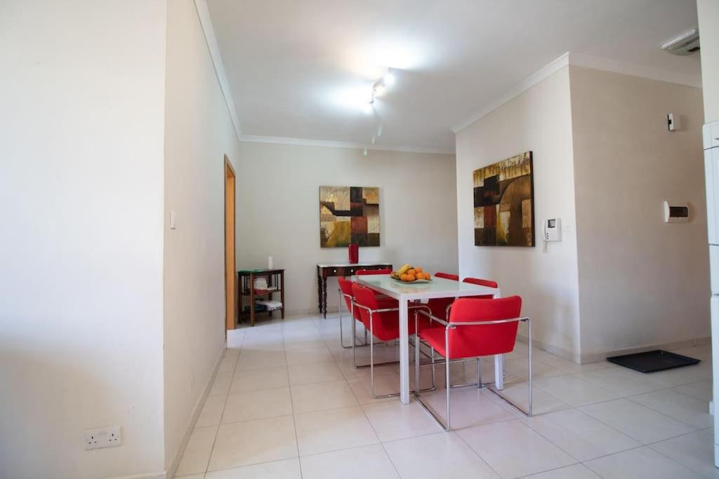 Modern Apt In The Heart Of Maltese Nightlife Saint Julian's 外观 照片