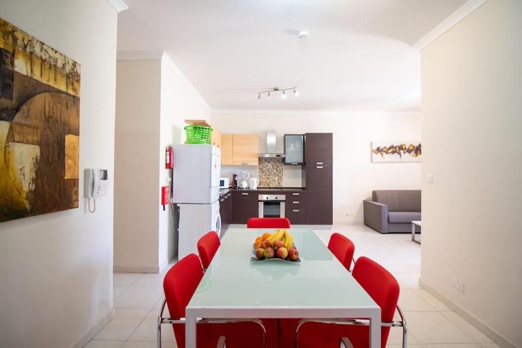 Modern Apt In The Heart Of Maltese Nightlife Saint Julian's 外观 照片