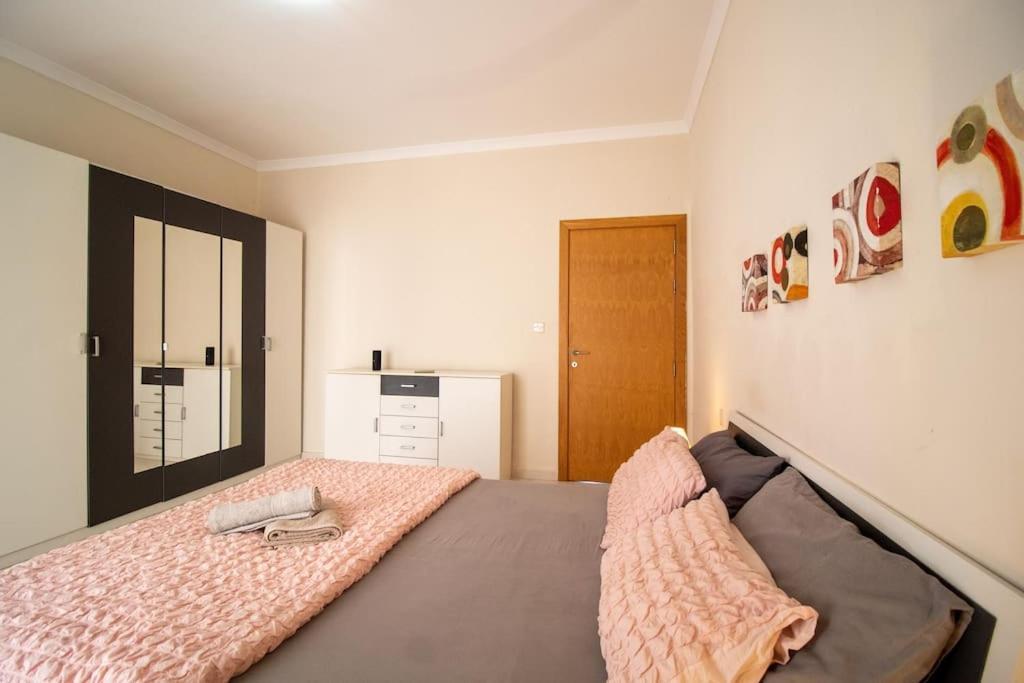Modern Apt In The Heart Of Maltese Nightlife Saint Julian's 外观 照片